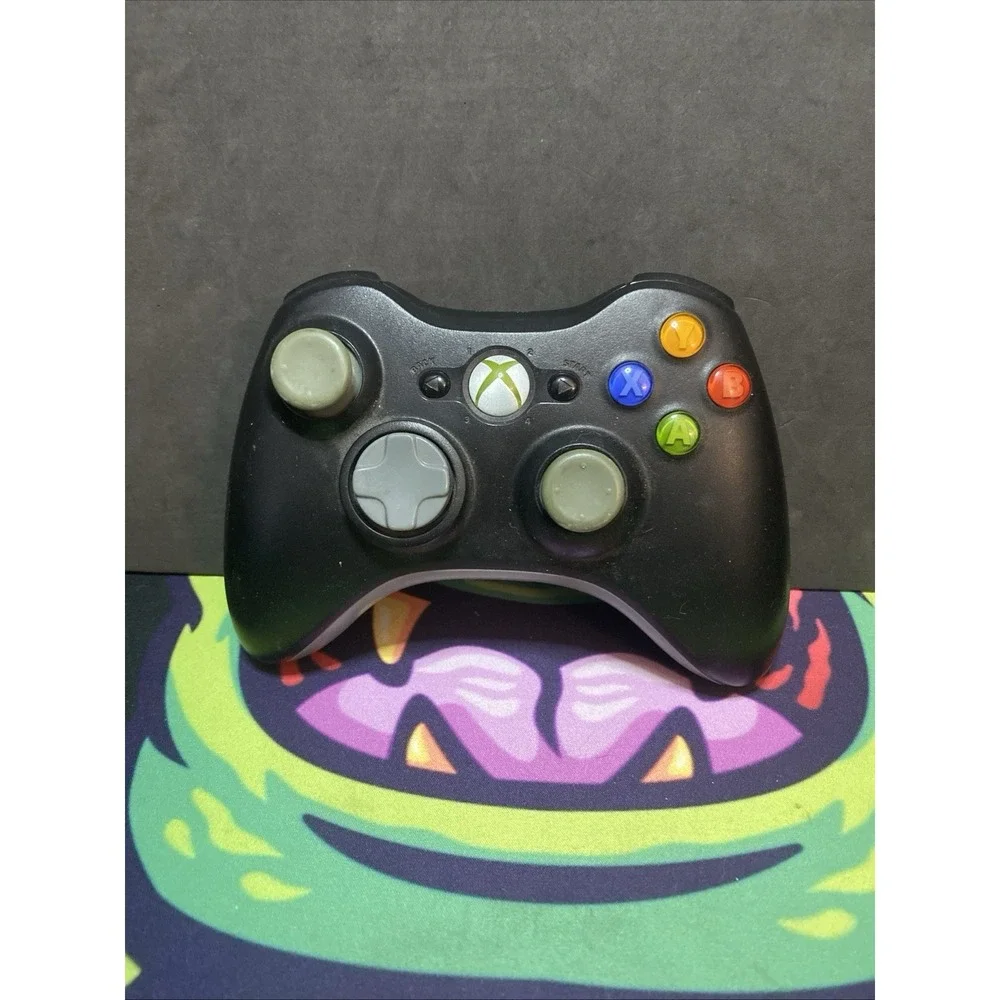 🟩 Xbox 360 Wireless Controller – Original Black Edition 🎮⚡✨ White Battery B2